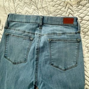Judy Blue pull on mid-rise skinny jegging, Size 9.  Non-distressed.